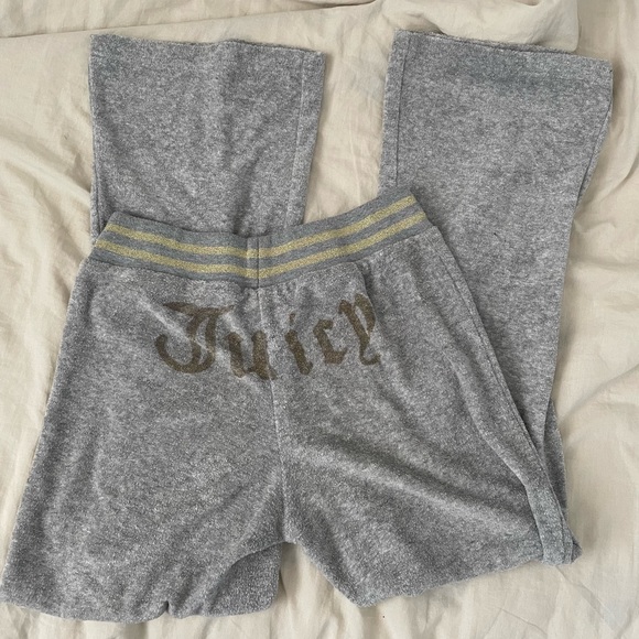 !! SUPER CUTE VINTAGE Y2K JUICY COUTURE TRACKSUIT SET !! - Picture 2 of 8